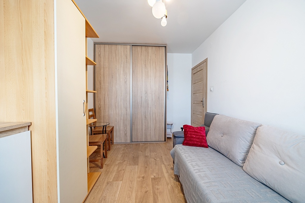 Świerczewo, 3 pokoje,  73,22 m2, balkon,  1994 rok (5)