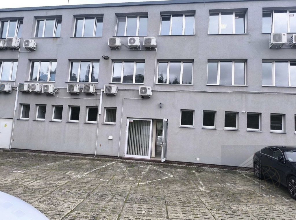 Lokal z witryną 68m2 na wynajem (4)