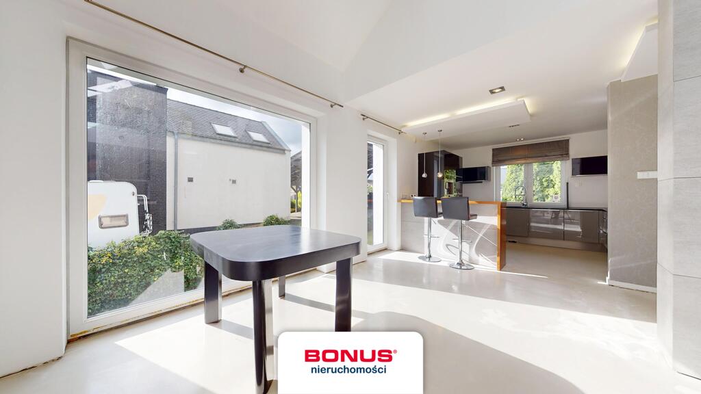 Dom z pięknym ogrodem w Przylepie. (10)