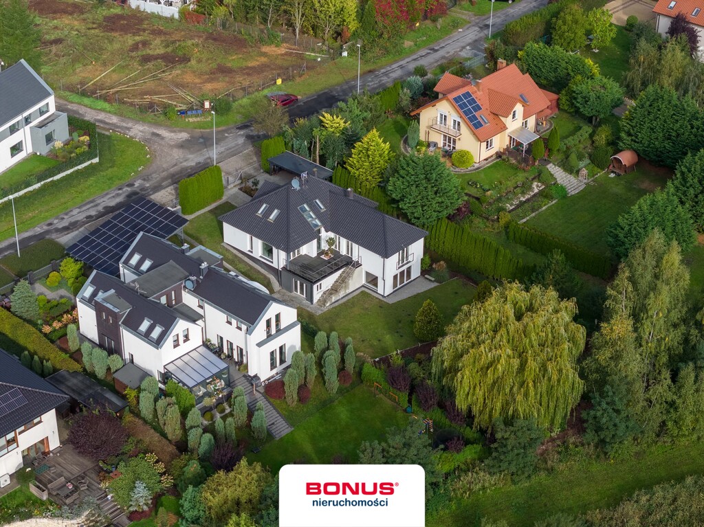 Dom z pięknym ogrodem w Przylepie. (29)