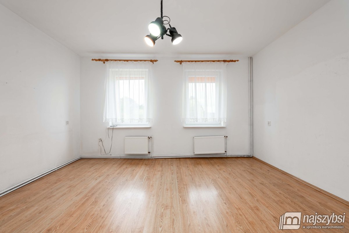 Przybiernów-dom 85 m2 z budynkami gospodarczymi (24)