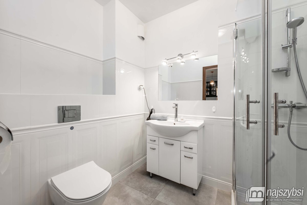 KOŁOBRZEG-MIESZKANIE 2pok. Z GARAŻEM 700m OD PLAŻY (10)