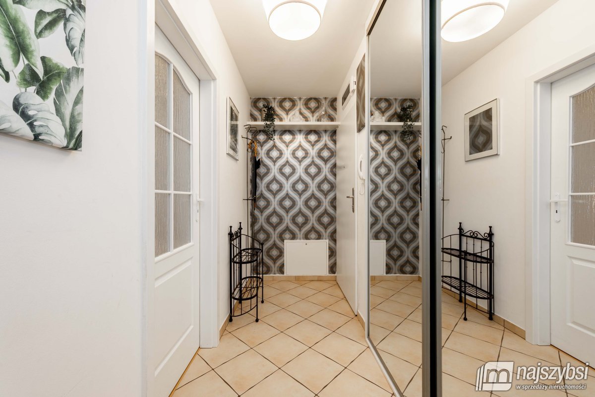 KOŁOBRZEG-MIESZKANIE 500m OD MORZA OSIEDLE JANTAR (11)