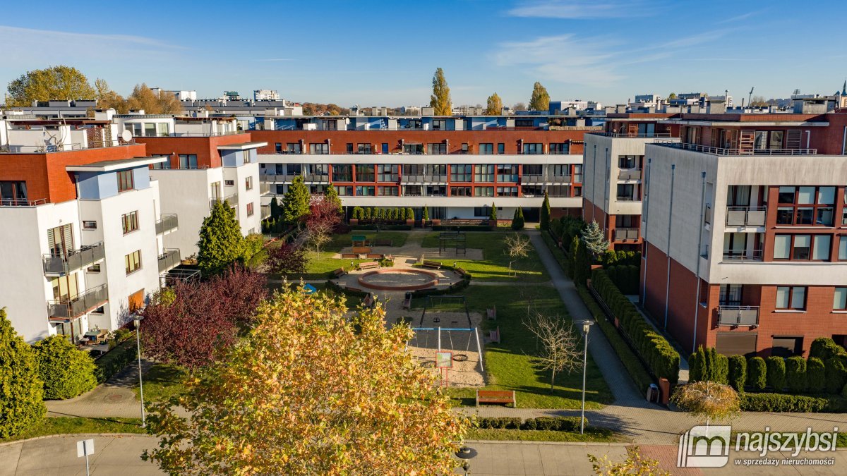 KOŁOBRZEG-MIESZKANIE 500m OD MORZA OSIEDLE JANTAR (22)