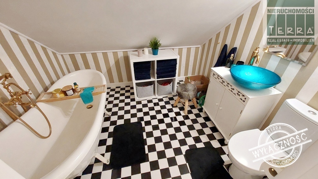 DOM NAD SAMYM JEZIOREM !!! (15)