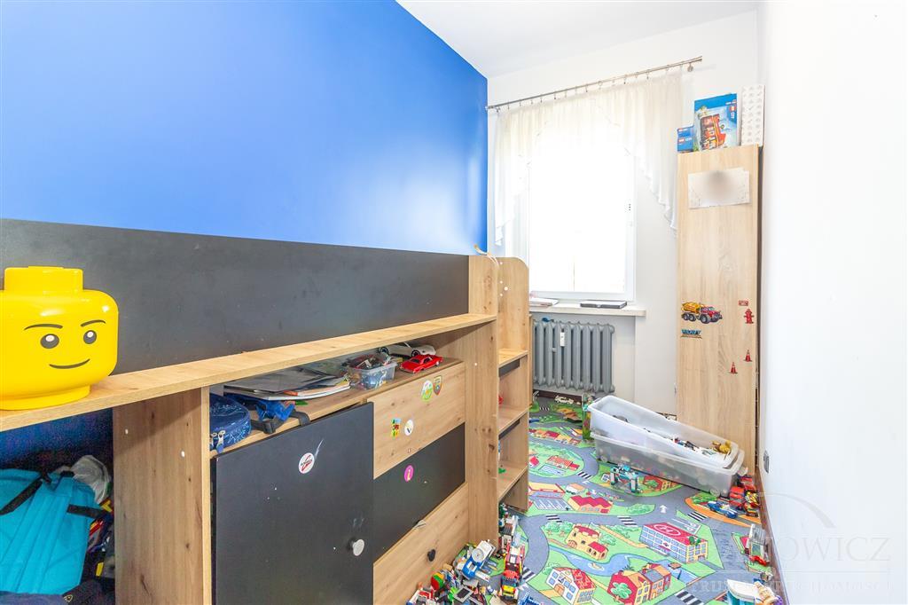 3-pokojowe mieszkanie na 1 piętrze w centrum. (7)