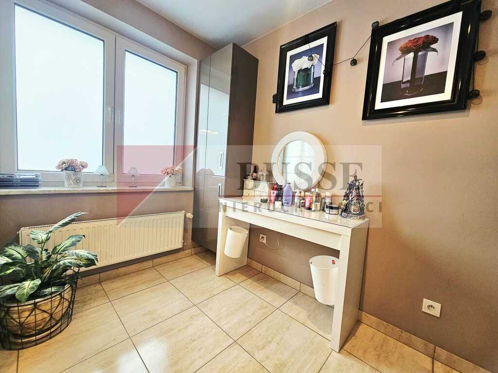 Dom w urokliwym zaciszu Warszewa! (9)