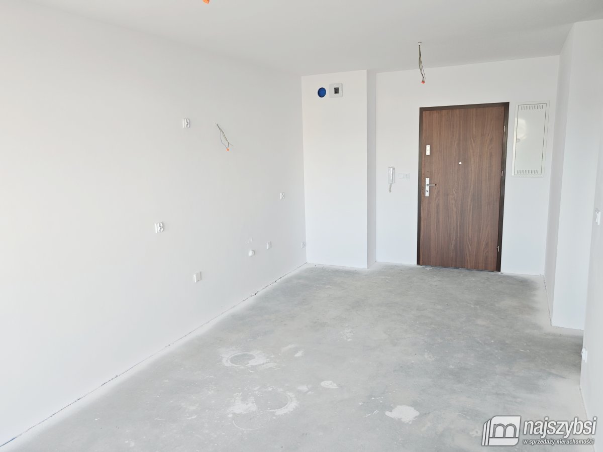 KOŁOBRZEG-MIESZKANIE 2 POK. NOWE-GARAŻ 2 MIEJSCA (2)