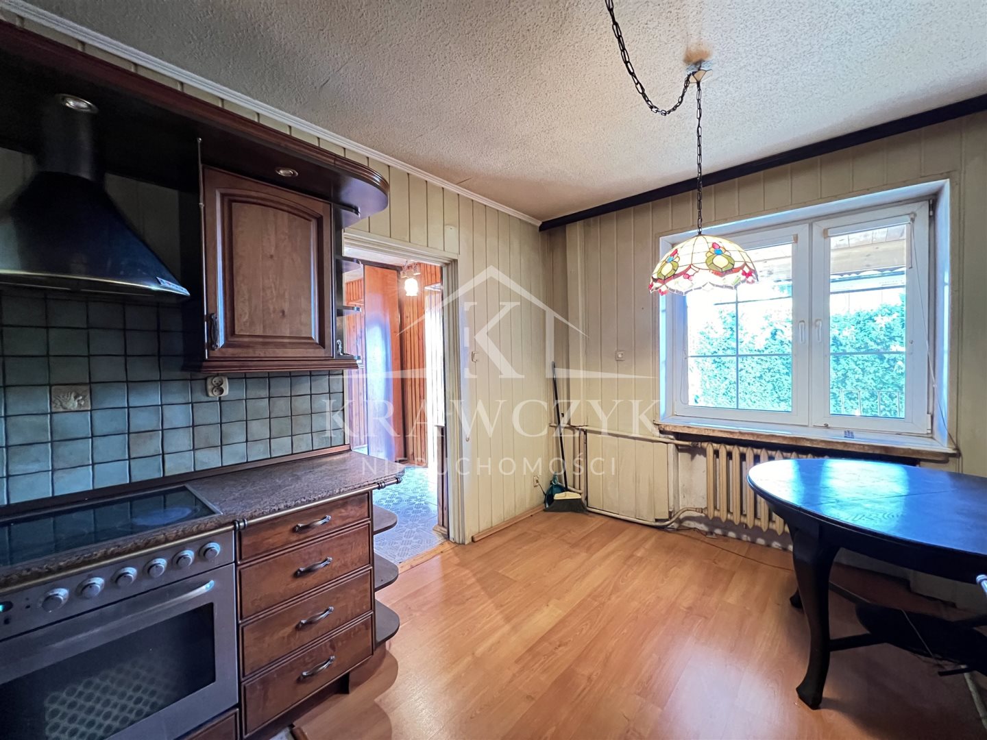 Atrakcyjny dom w zabudowie szeregowej na bezrzeczu (1)