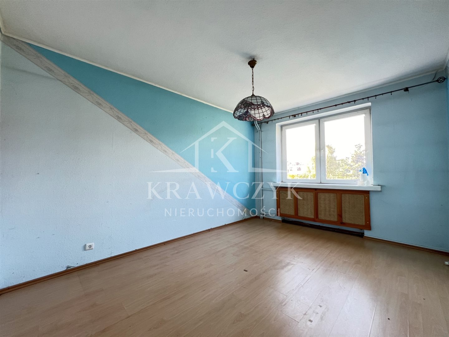 Atrakcyjny dom w zabudowie szeregowej na bezrzeczu (10)