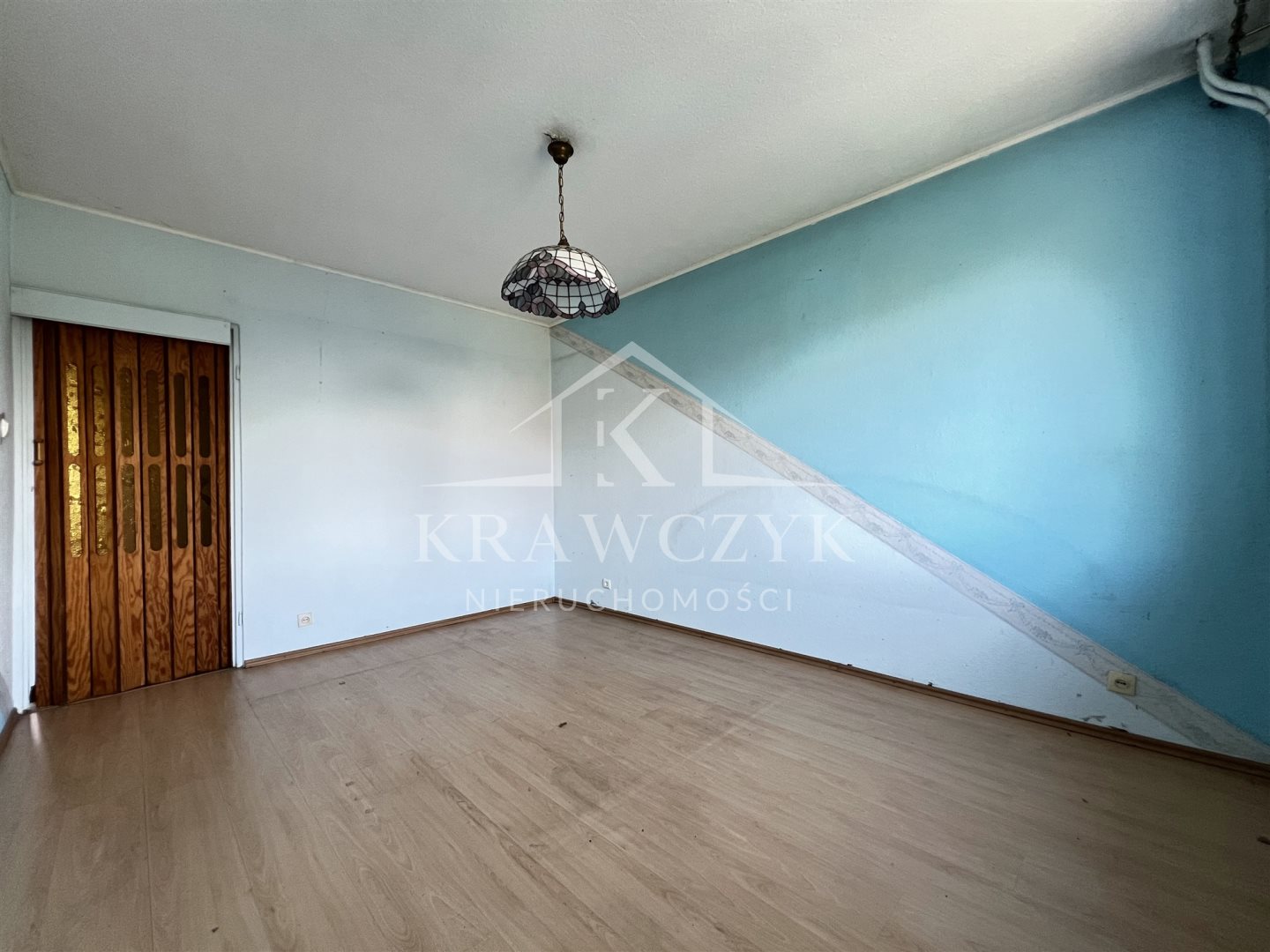 Atrakcyjny dom w zabudowie szeregowej na bezrzeczu (11)