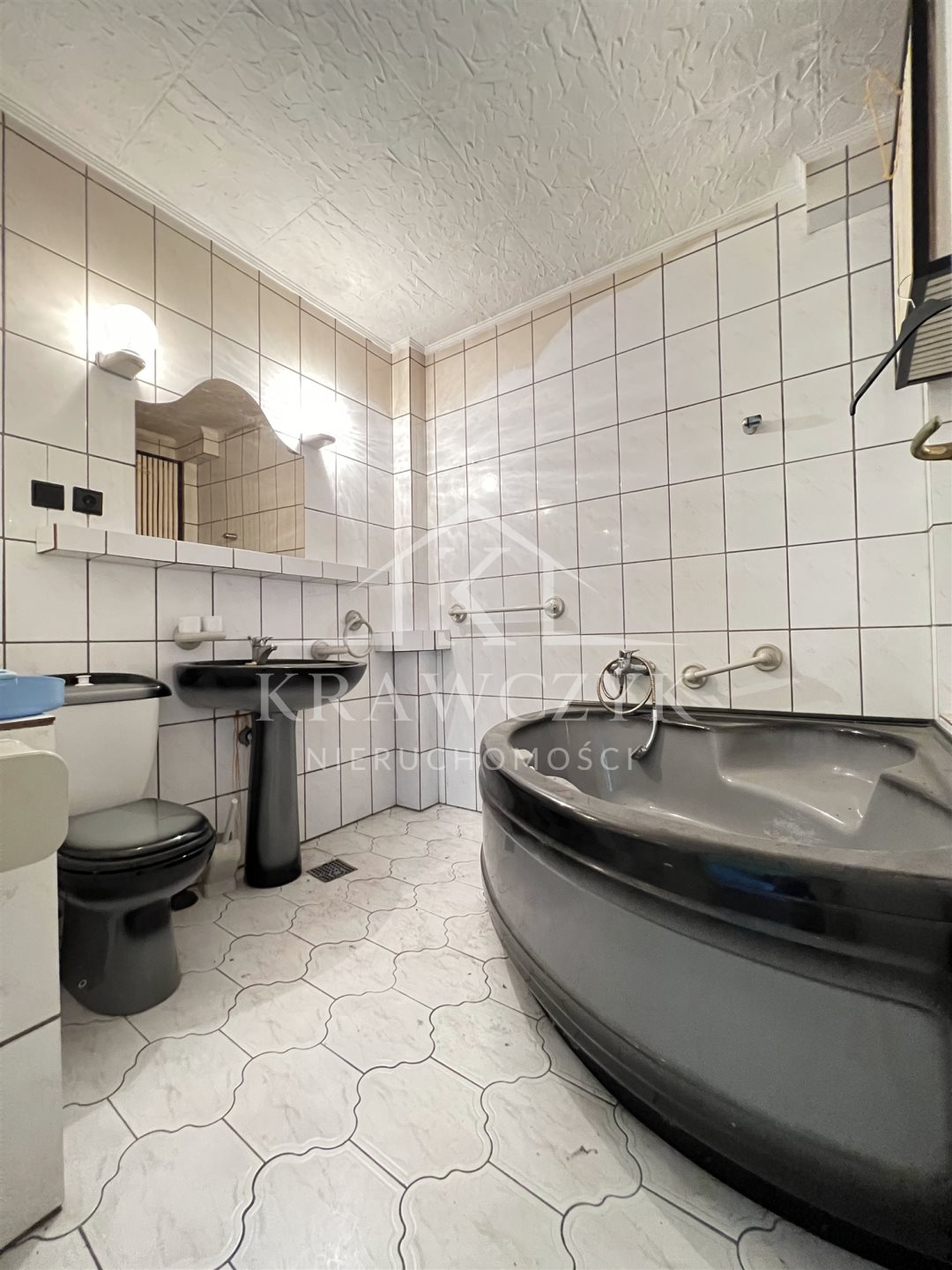 Atrakcyjny dom w zabudowie szeregowej na bezrzeczu (12)