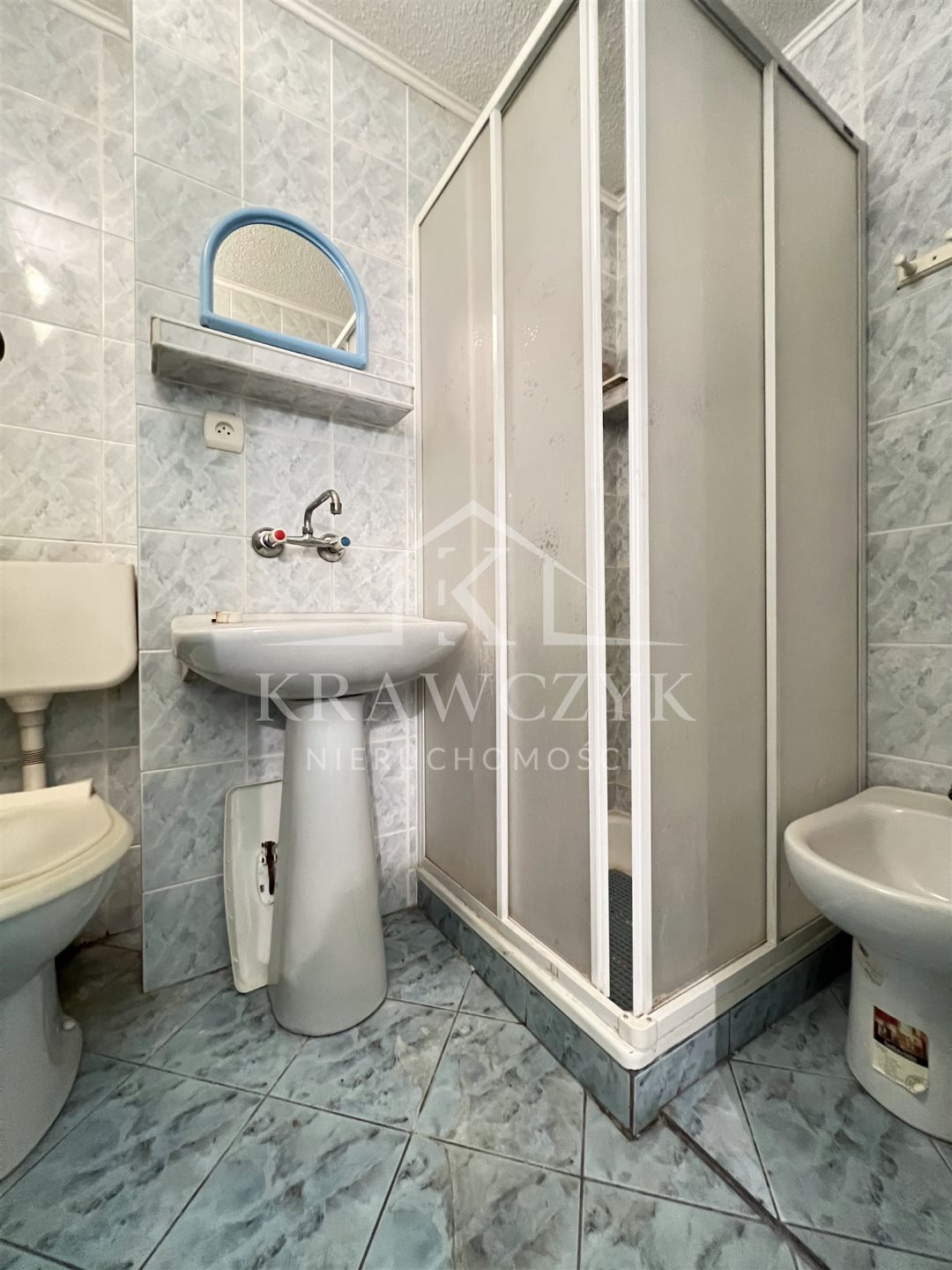 Atrakcyjny dom w zabudowie szeregowej na bezrzeczu (14)