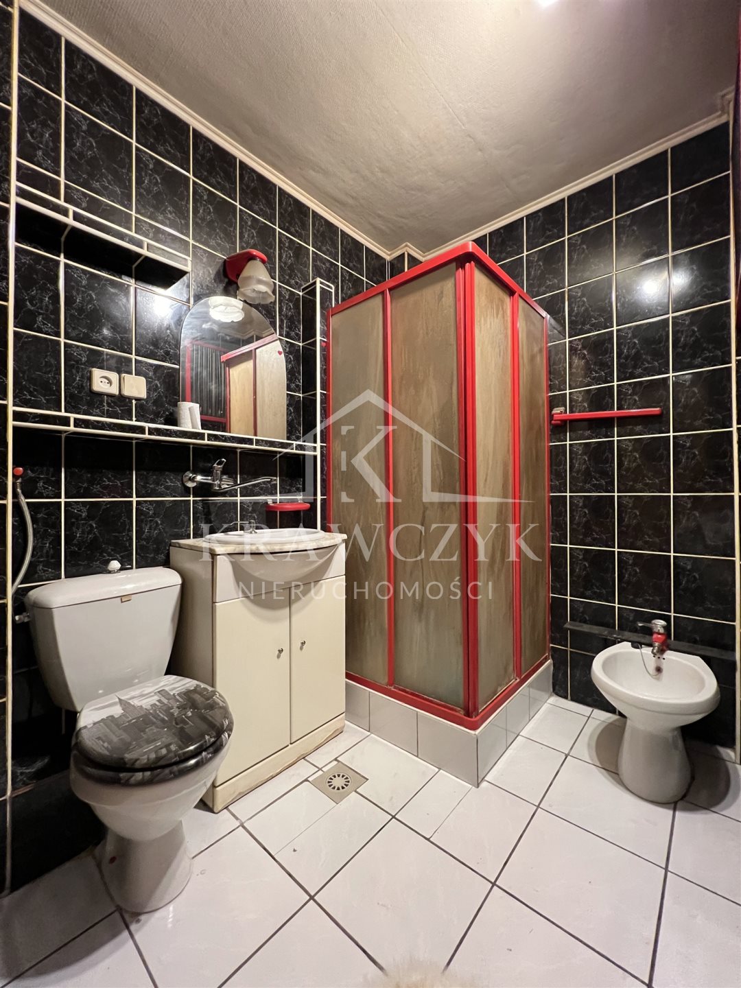 Atrakcyjny dom w zabudowie szeregowej na bezrzeczu (4)