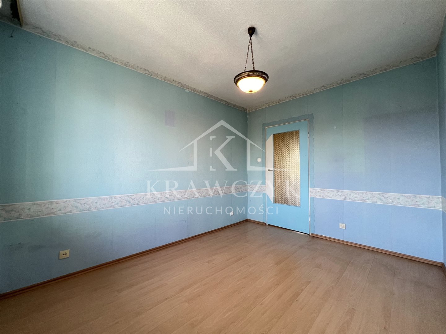 Atrakcyjny dom w zabudowie szeregowej na bezrzeczu (7)