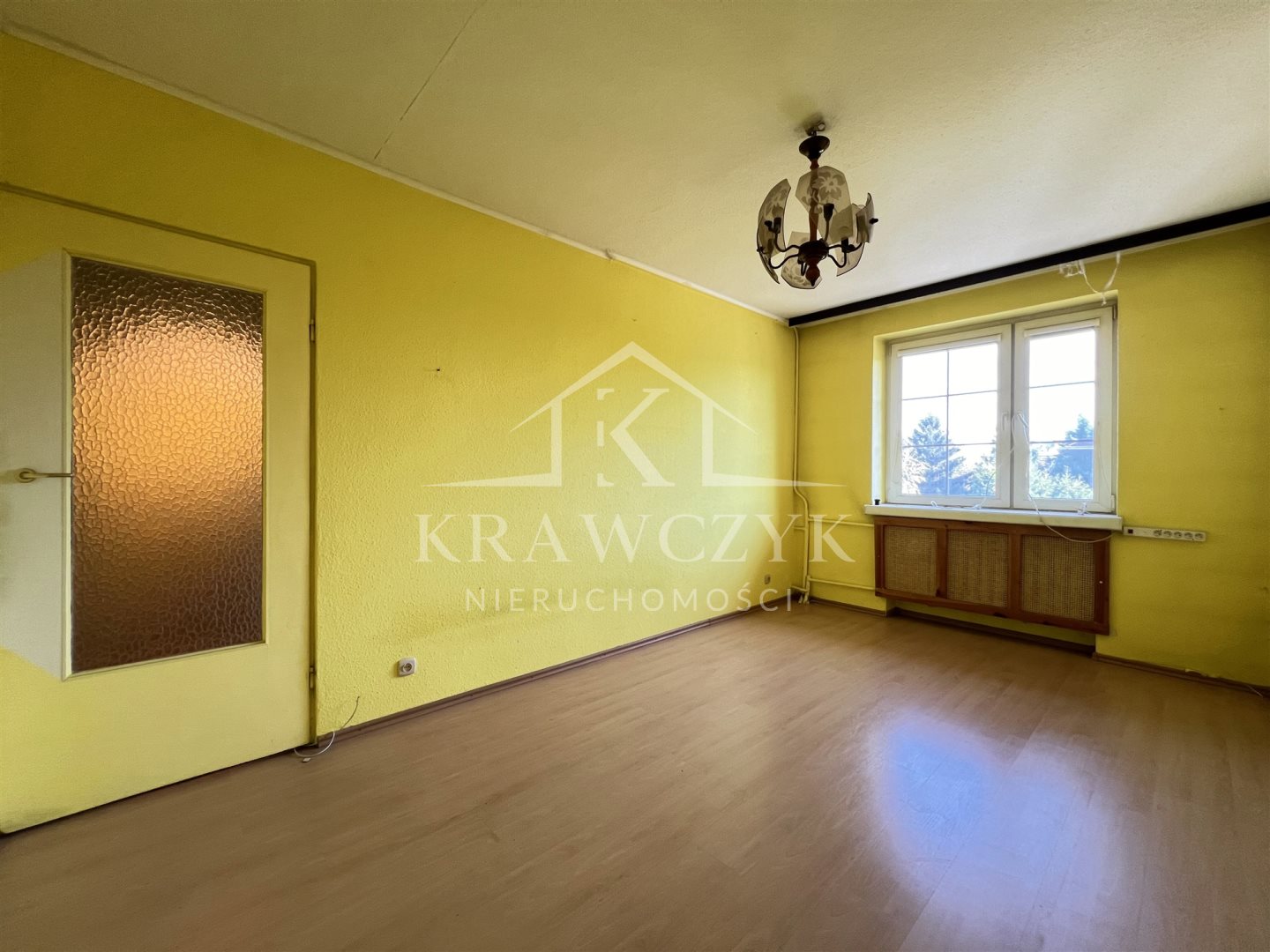 Atrakcyjny dom w zabudowie szeregowej na bezrzeczu (8)