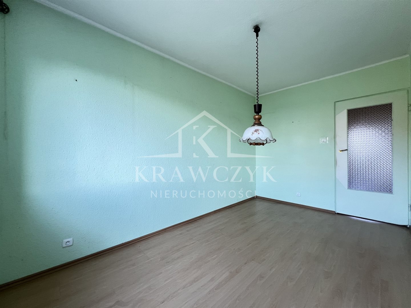 Atrakcyjny dom w zabudowie szeregowej na bezrzeczu (9)