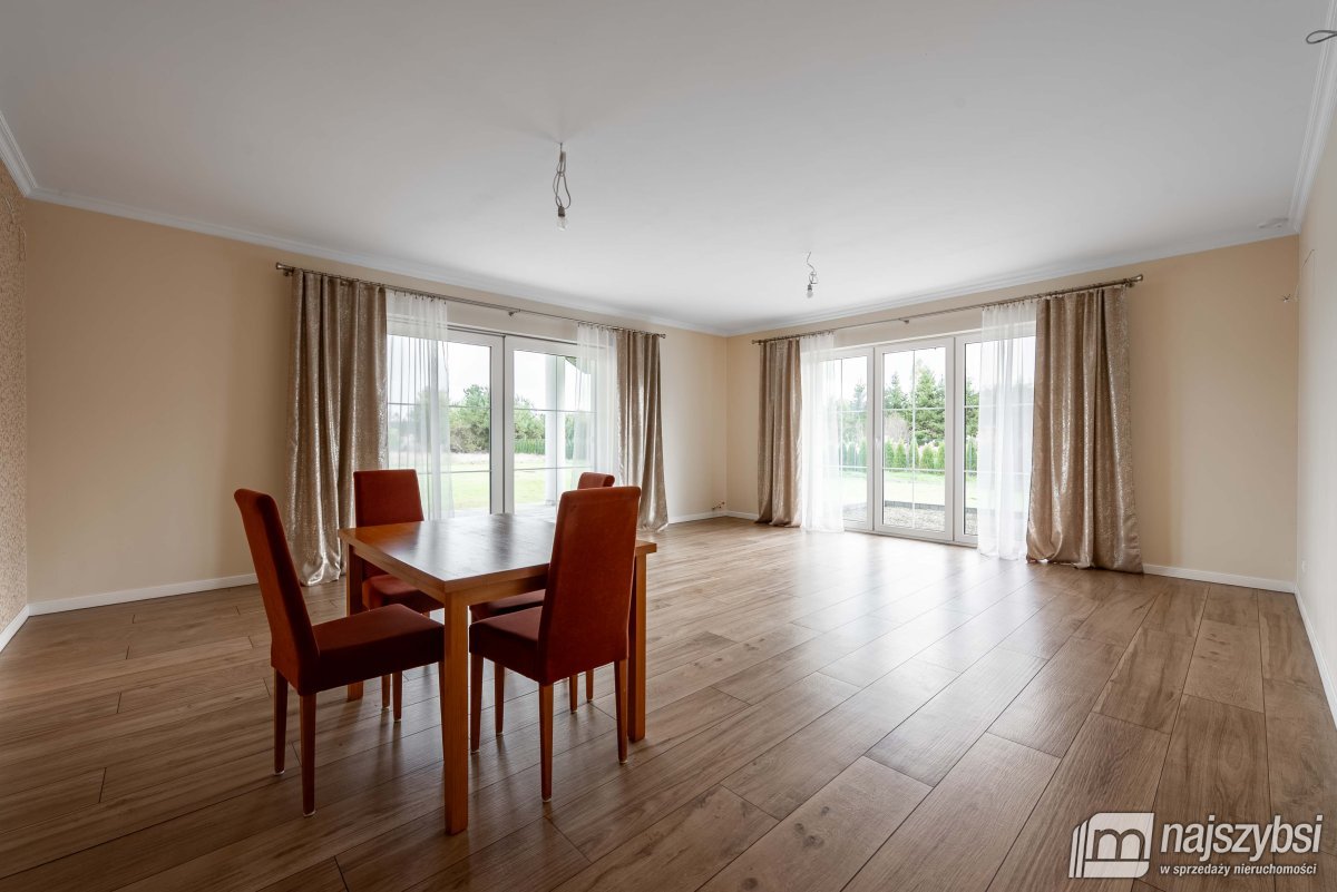 SŁAWOBORZE - NOWOCZESNY DOM NA SPRZEDAŻ (20)