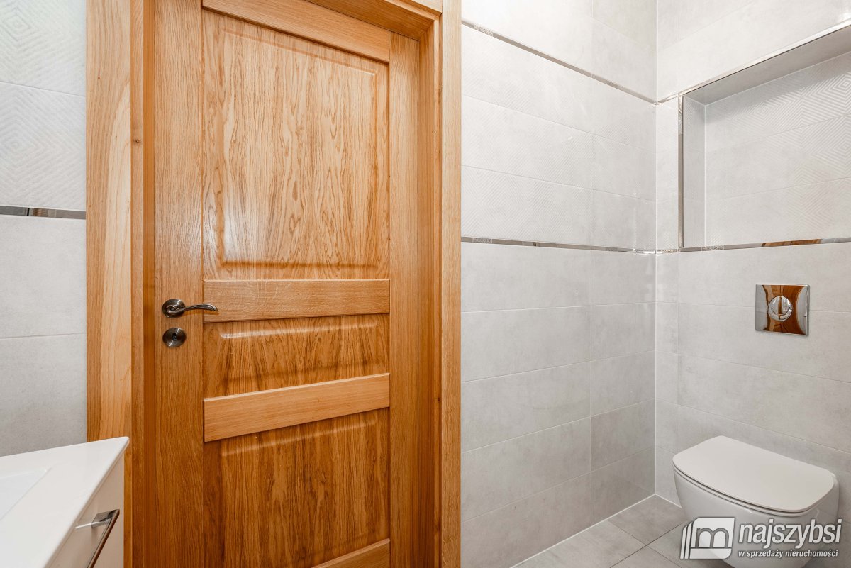 SŁAWOBORZE - NOWOCZESNY DOM NA SPRZEDAŻ (23)