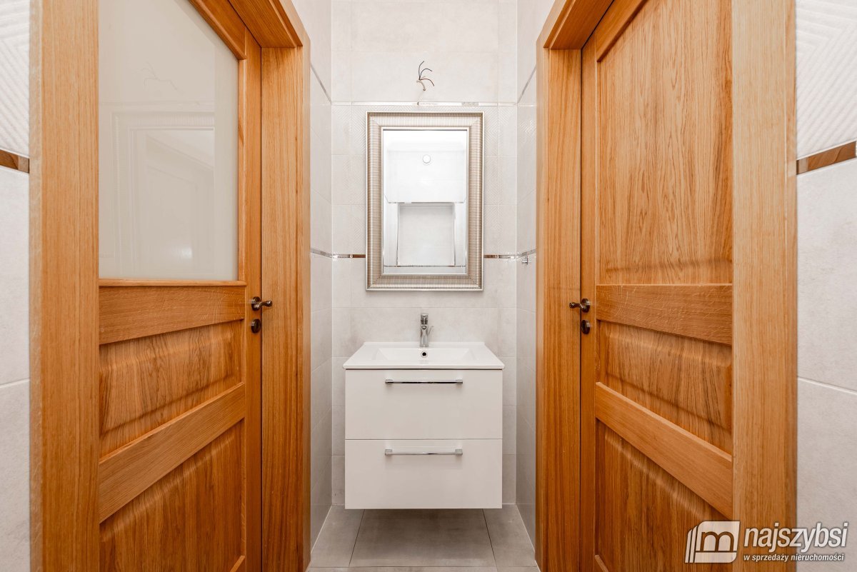 SŁAWOBORZE - NOWOCZESNY DOM NA SPRZEDAŻ (24)