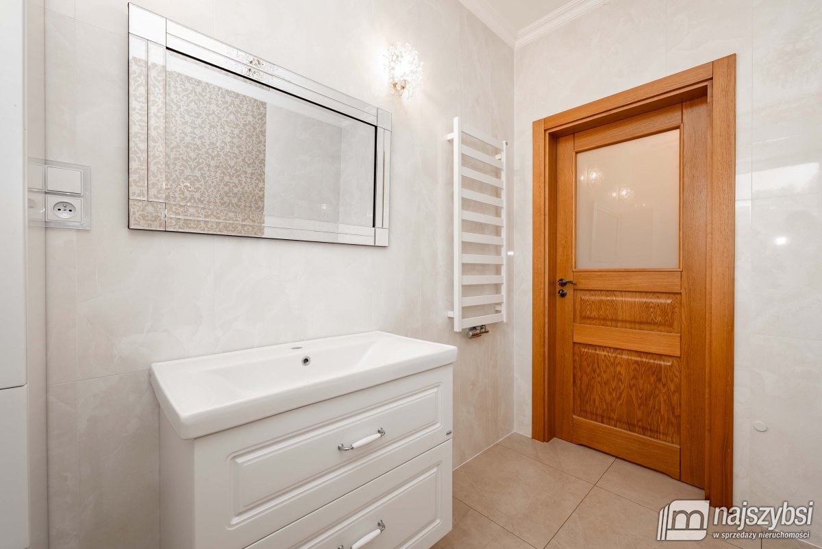 SŁAWOBORZE - NOWOCZESNY DOM NA SPRZEDAŻ (26)