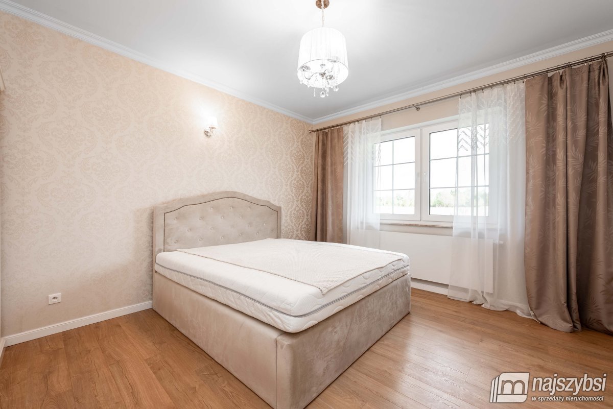 SŁAWOBORZE - NOWOCZESNY DOM NA SPRZEDAŻ (28)