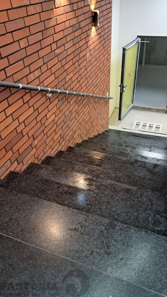 Nowy budynek m.in. na gabinety 450 m2 Pogodno II (5)