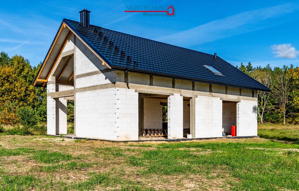 Nowy dom w sąsiedztwie lasu (gm. Stepnica) (1)