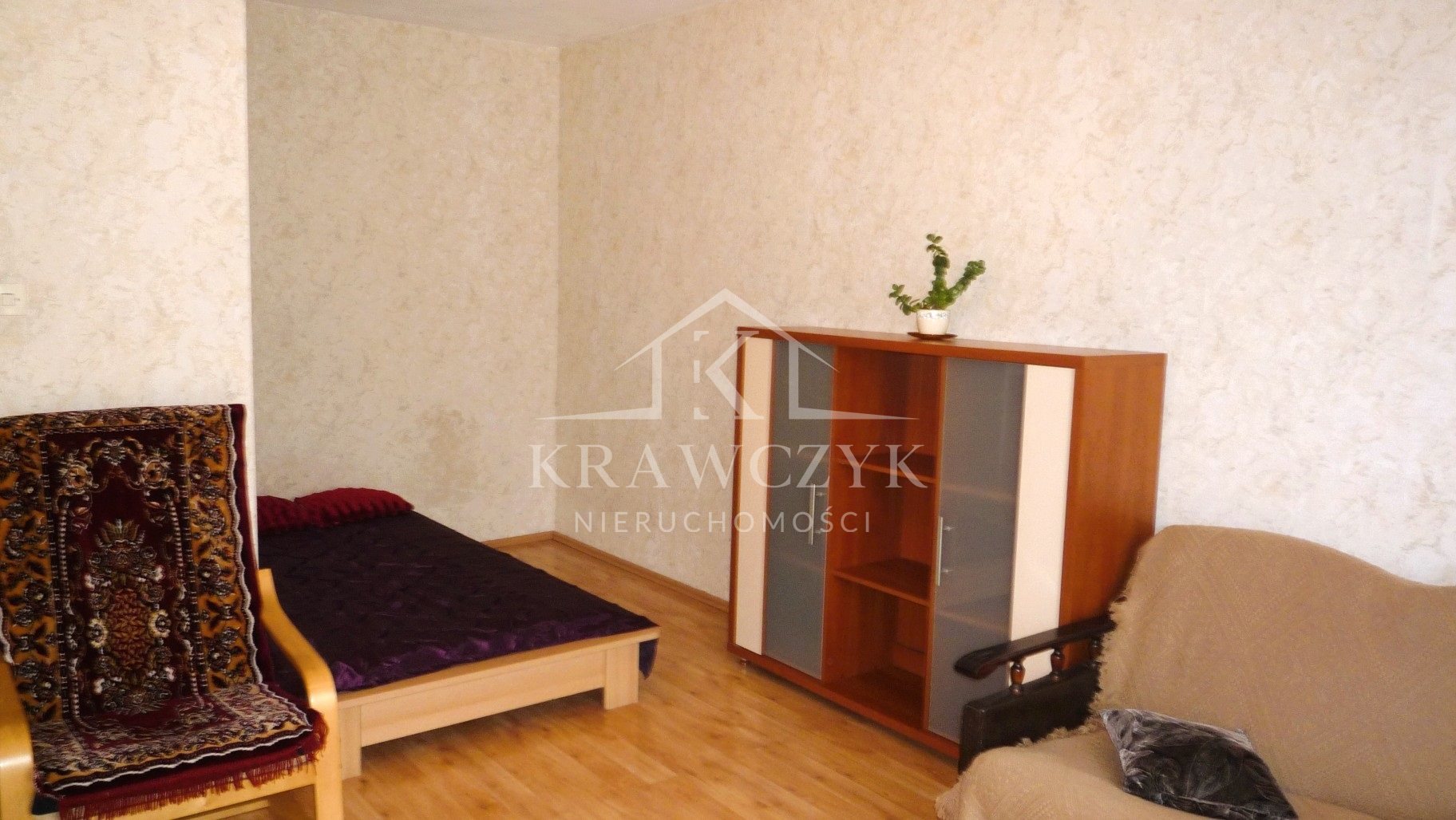 Na sprzedaż przestronna kawalerka blisko centrum (3)