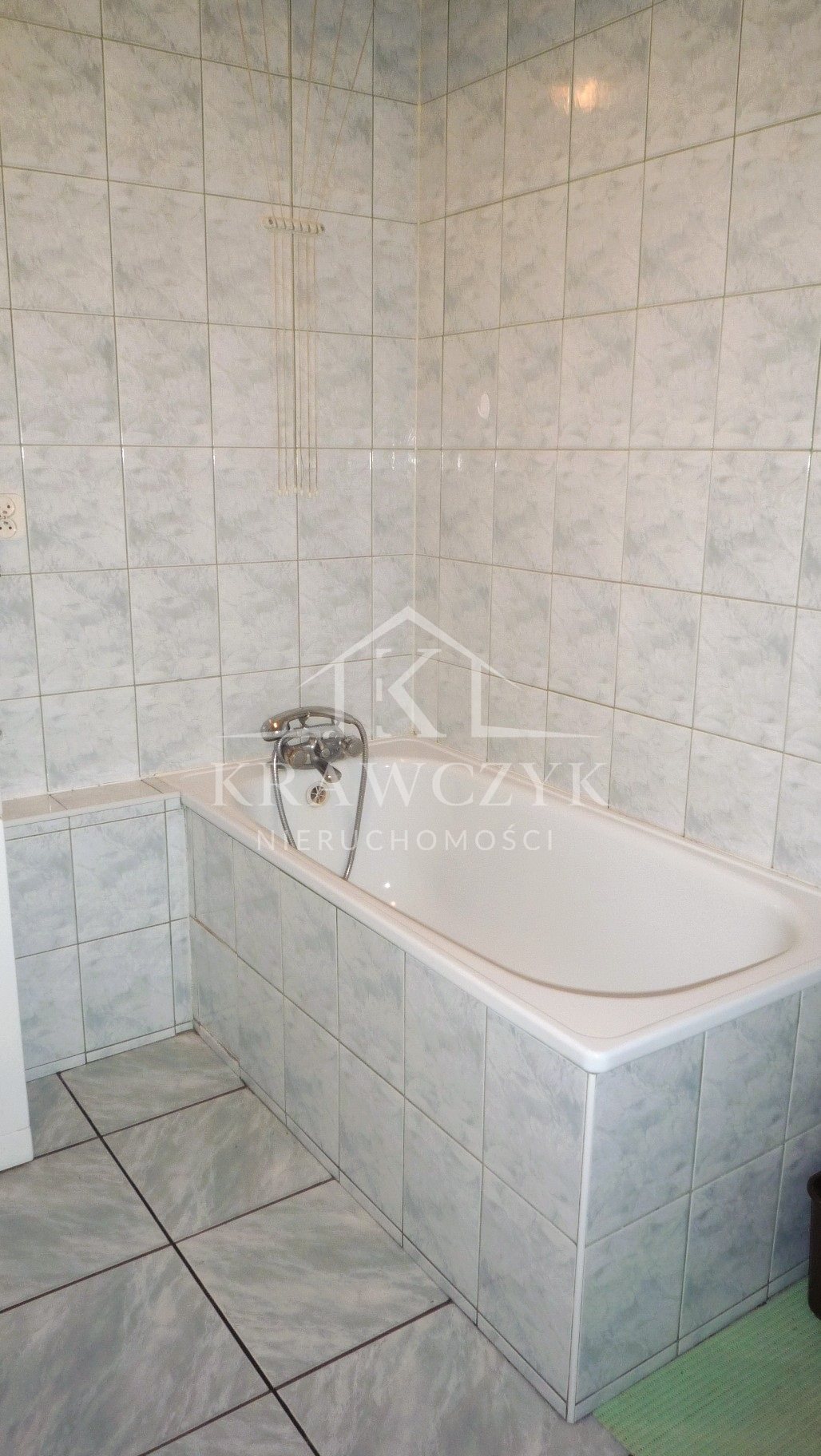 Na sprzedaż przestronna kawalerka blisko centrum (6)