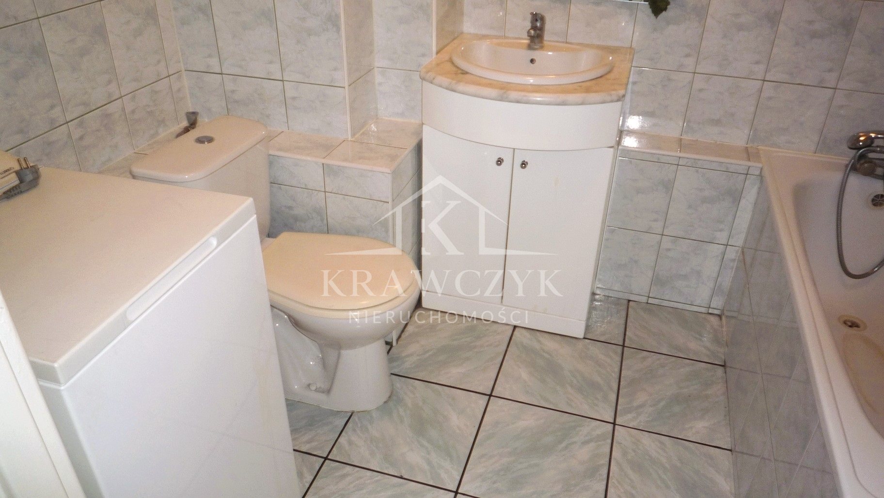 Na sprzedaż przestronna kawalerka blisko centrum (7)