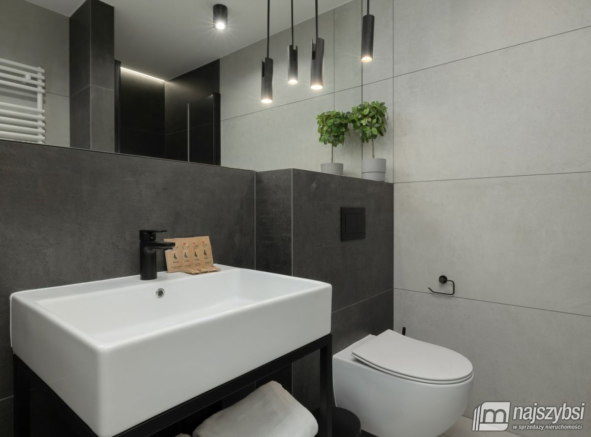 KOŁOBRZEG - APARTAMENT Z BALKONEM - NETTO 429000! (24)