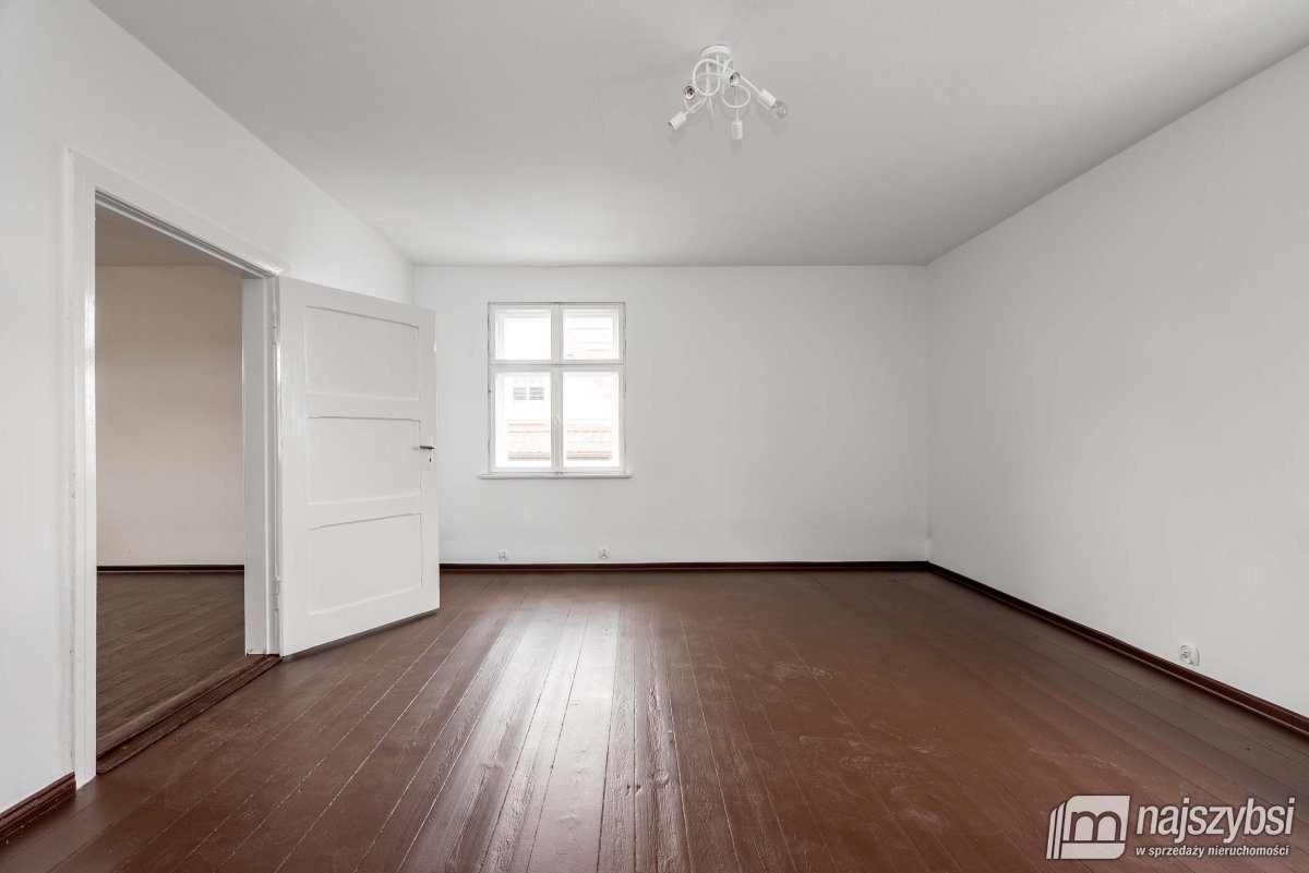 Drawsko Pomorskie-połowa domu z ogrodem i garażem (4)