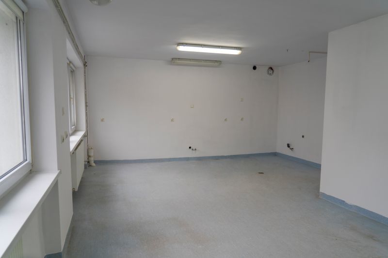 Na wynajem pomieszczenie/biuro 38m2 w Nowogardzie (11)