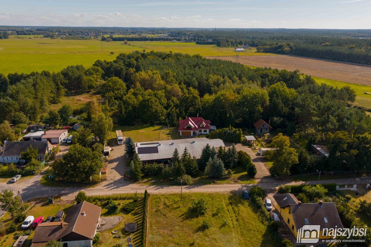 Łaniewo - komfortowy dom, duża działka, magazyn  (13)