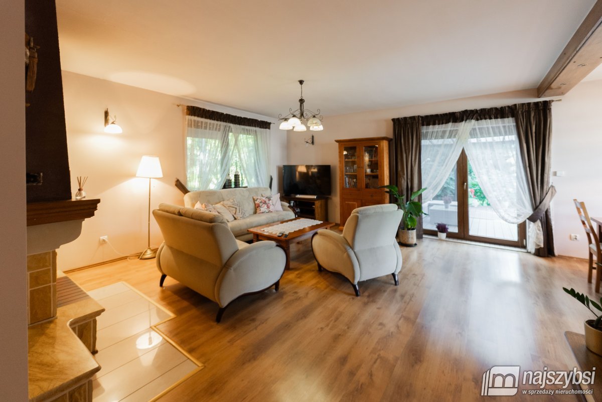 Łaniewo - komfortowy dom, duża działka, magazyn  (16)