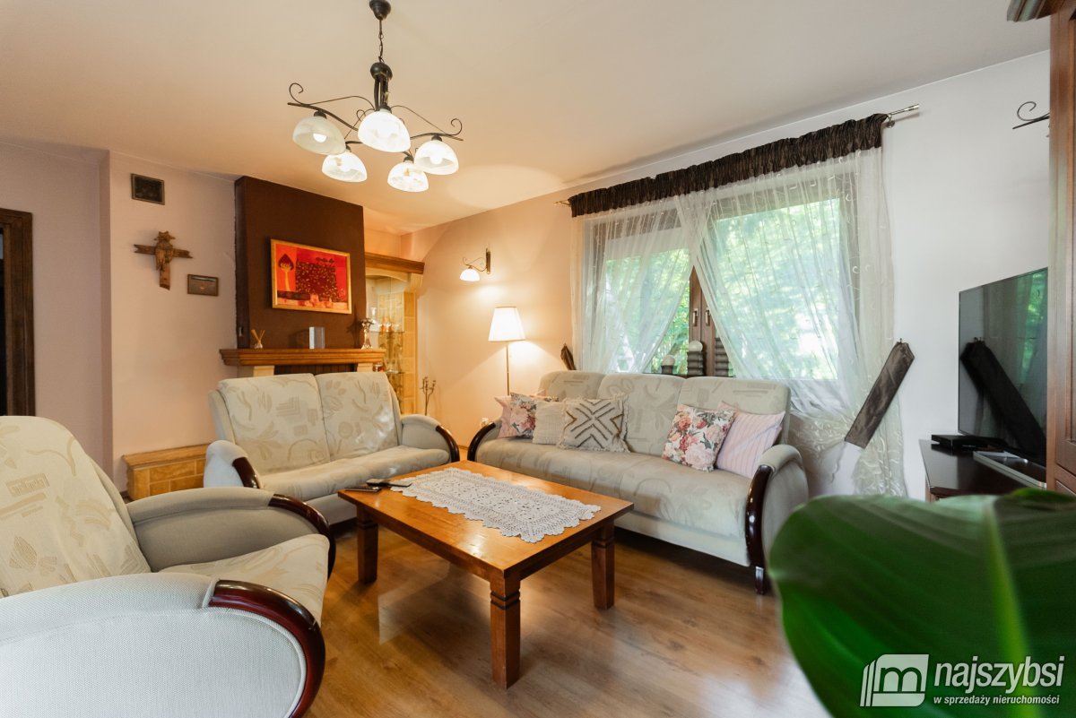 Łaniewo - komfortowy dom, duża działka, magazyn  (17)