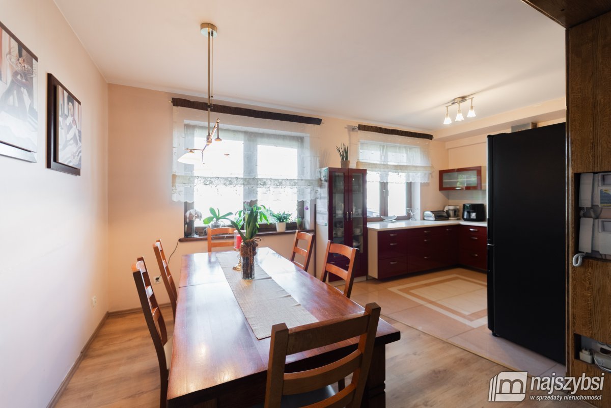 Łaniewo - komfortowy dom, duża działka, magazyn  (18)