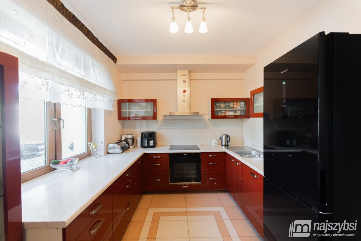 Łaniewo - komfortowy dom, duża działka, magazyn  (19)