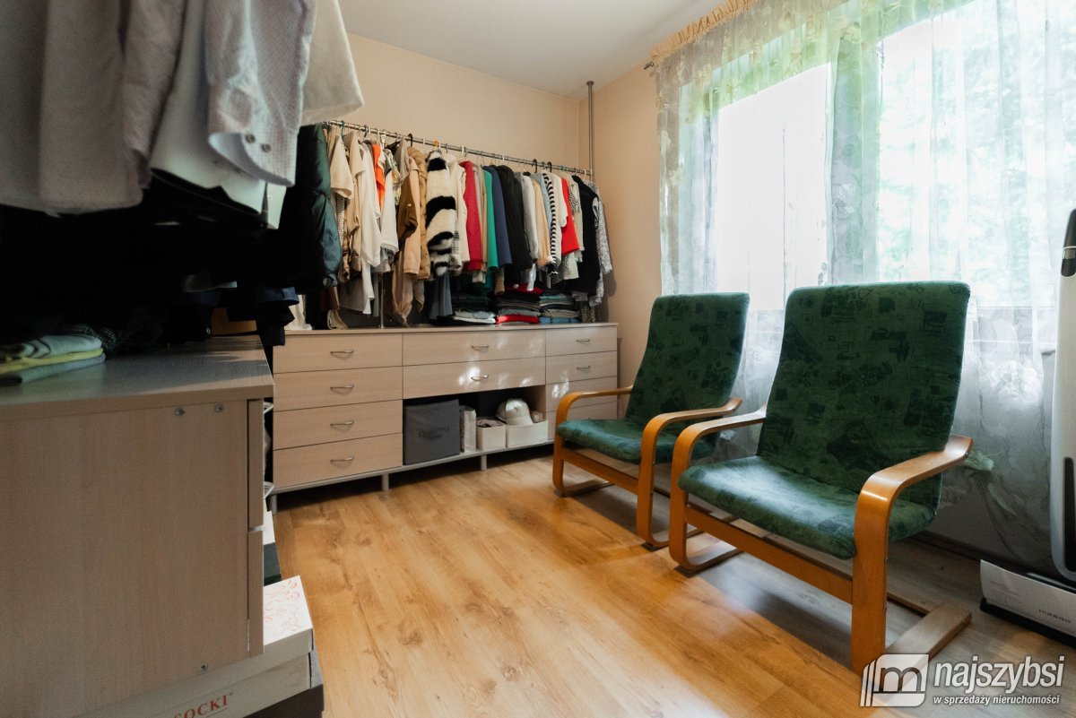 Łaniewo - komfortowy dom, duża działka, magazyn  (23)