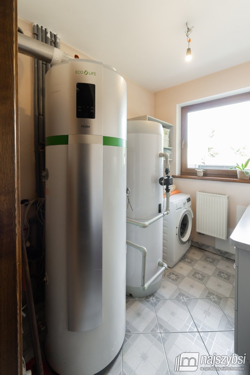 Łaniewo - komfortowy dom, duża działka, magazyn  (24)