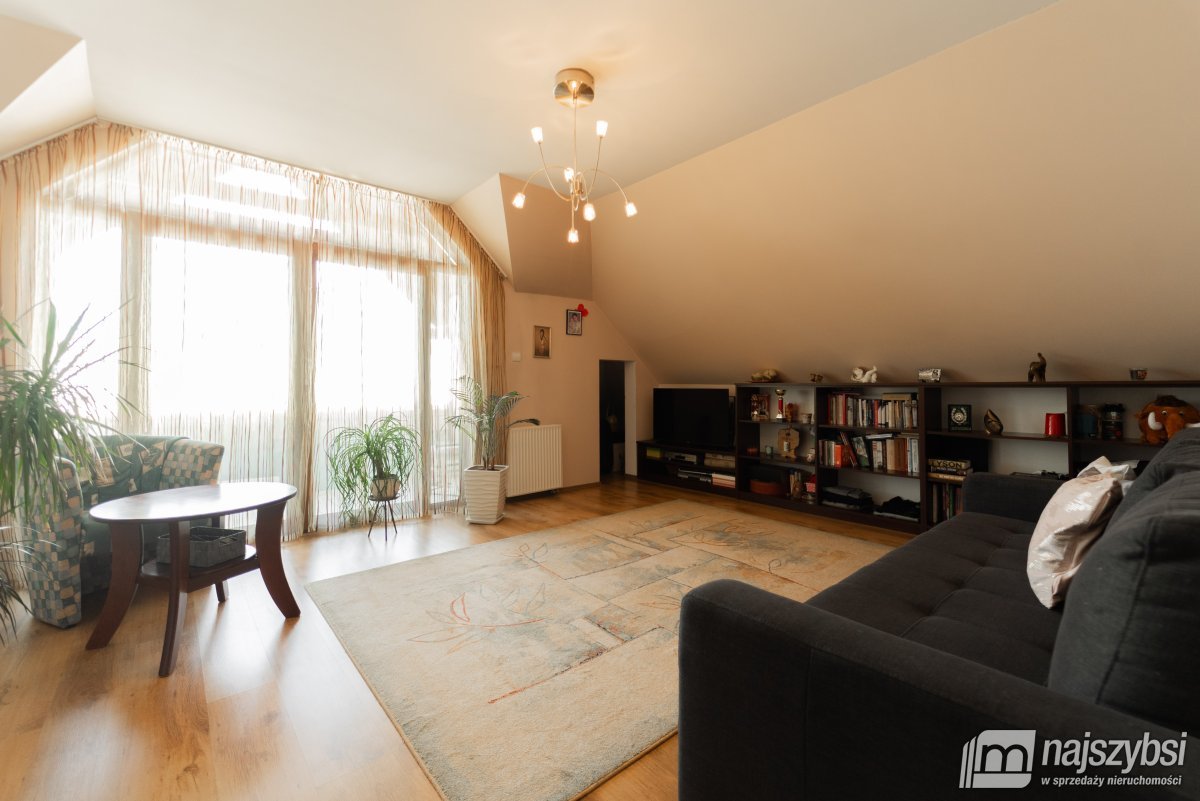 Łaniewo - komfortowy dom, duża działka, magazyn  (28)