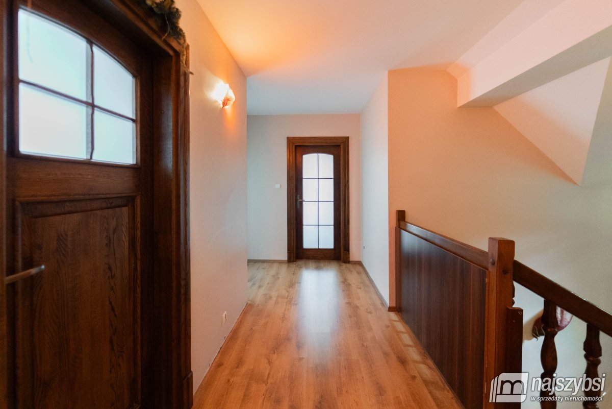 Łaniewo - komfortowy dom, duża działka, magazyn  (33)