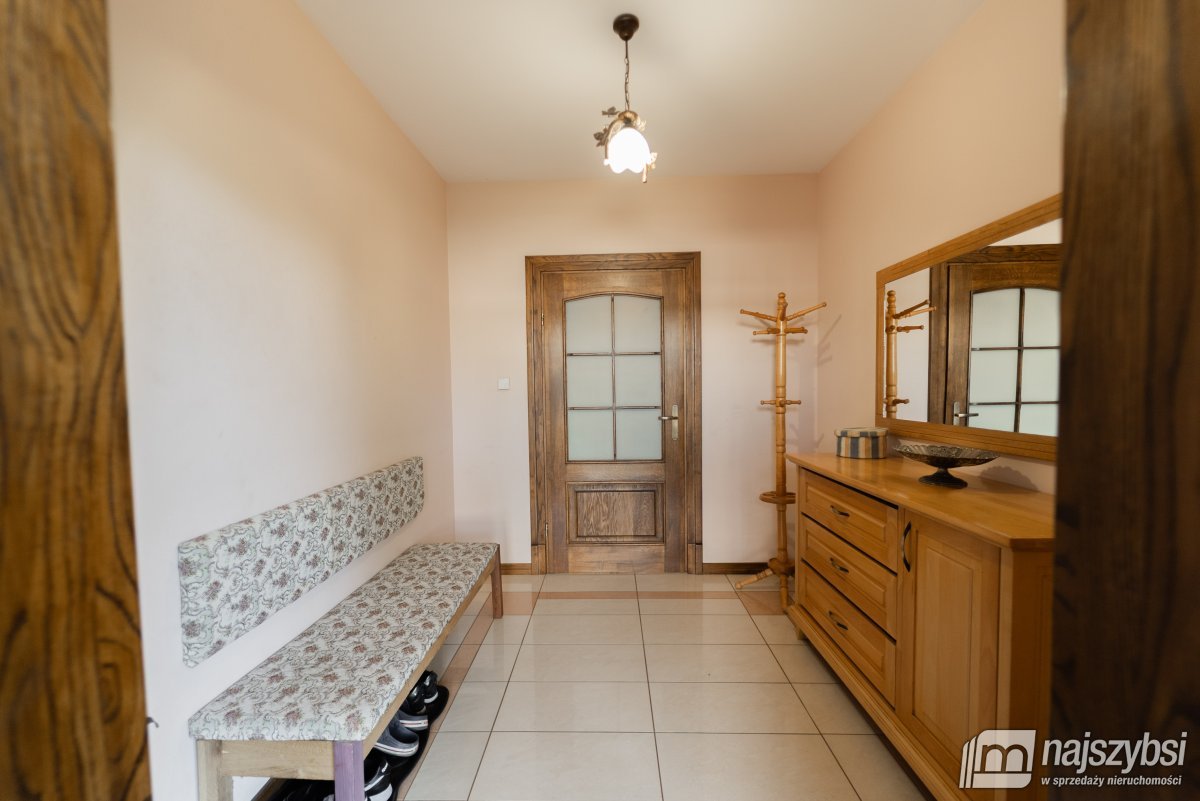 Łaniewo - komfortowy dom, duża działka, magazyn  (35)