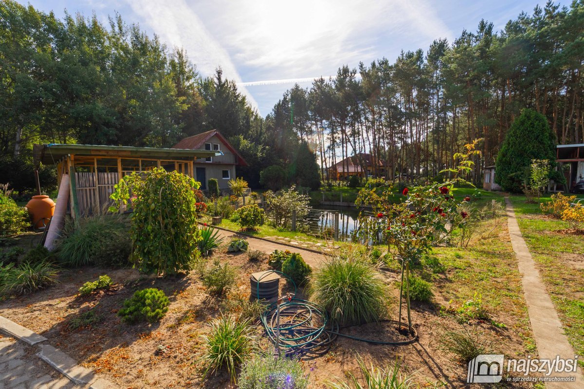 Łaniewo - komfortowy dom, duża działka, magazyn  (36)