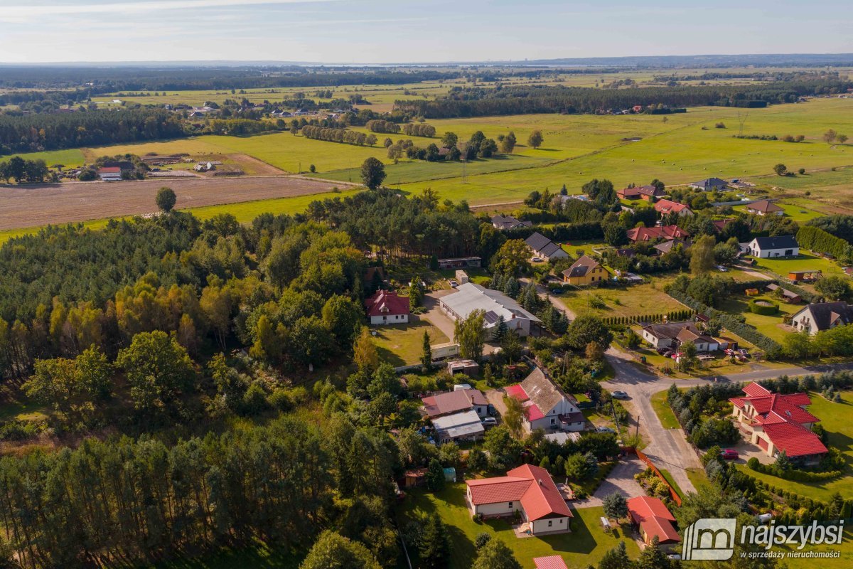 Łaniewo - komfortowy dom, duża działka, magazyn  (37)