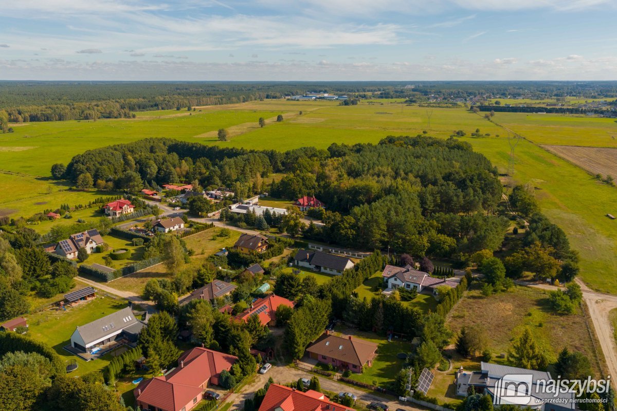 Łaniewo - komfortowy dom, duża działka, magazyn  (38)