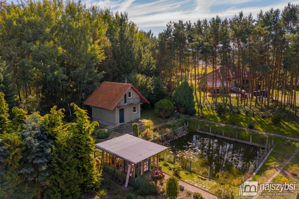 Łaniewo - komfortowy dom, duża działka, magazyn  (39)