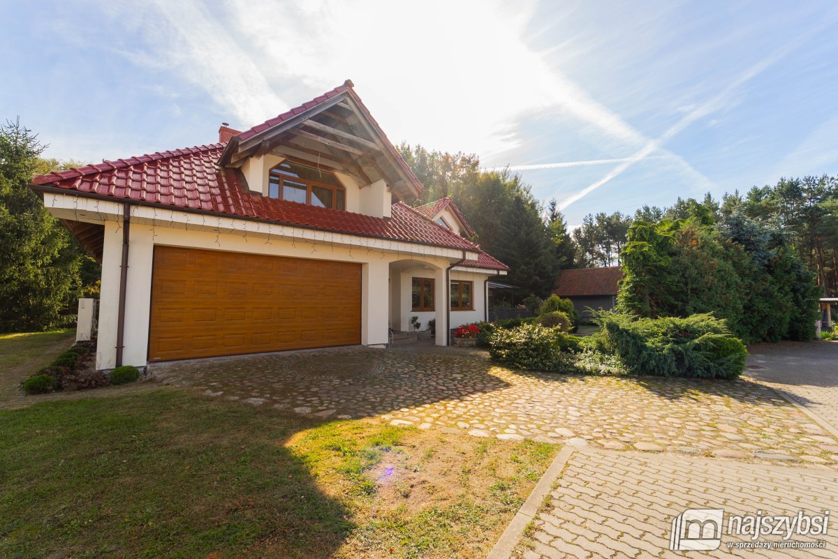 Łaniewo - komfortowy dom, duża działka, magazyn  (7)