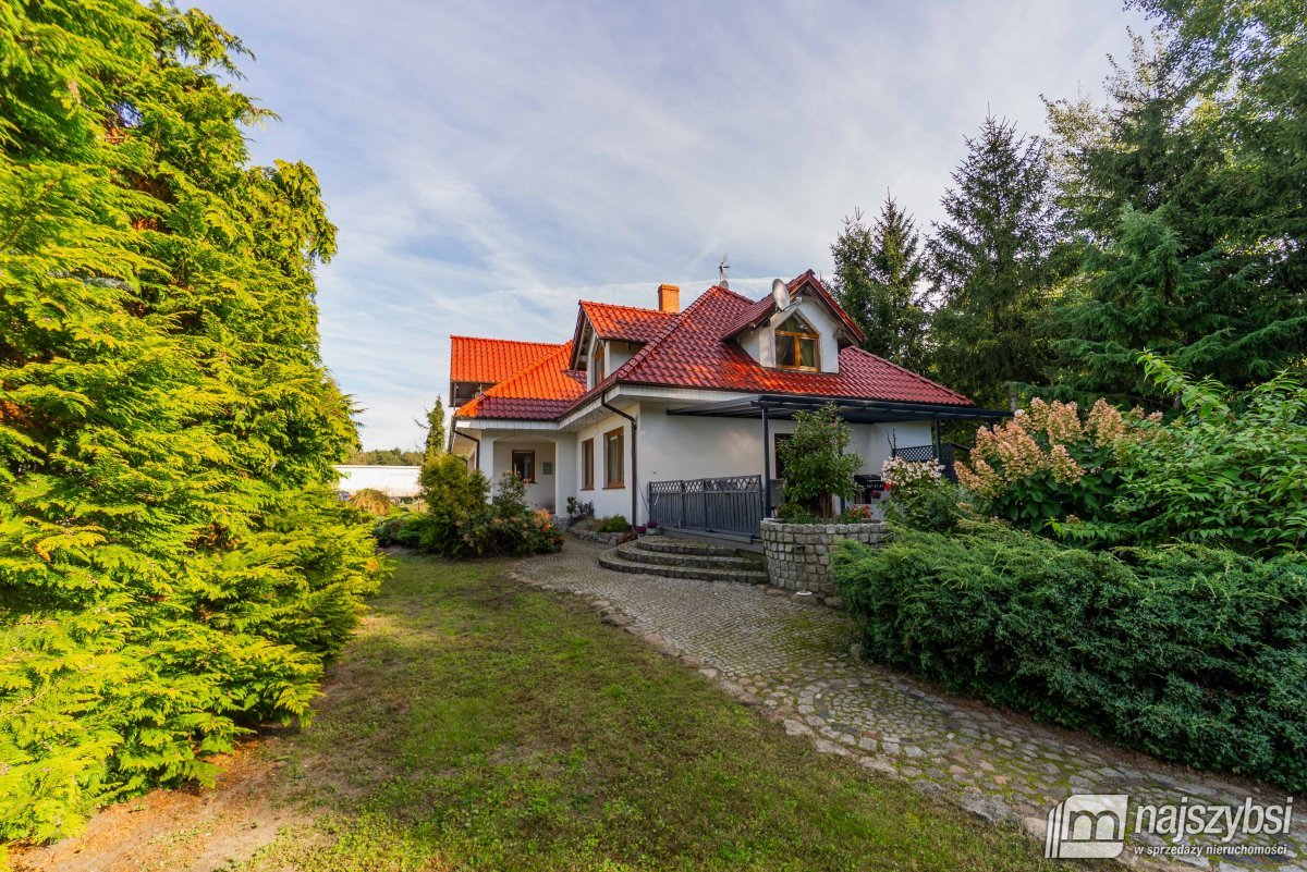 Łaniewo - komfortowy dom, duża działka, magazyn  (8)